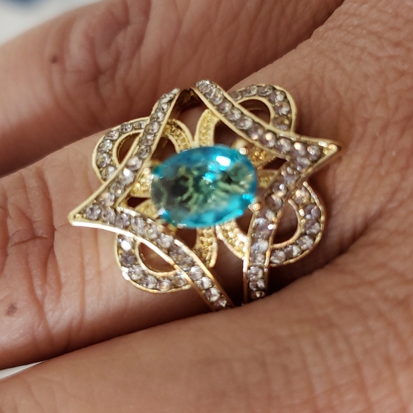 Blue Topaz Statement Ring - Picture 6 of 6